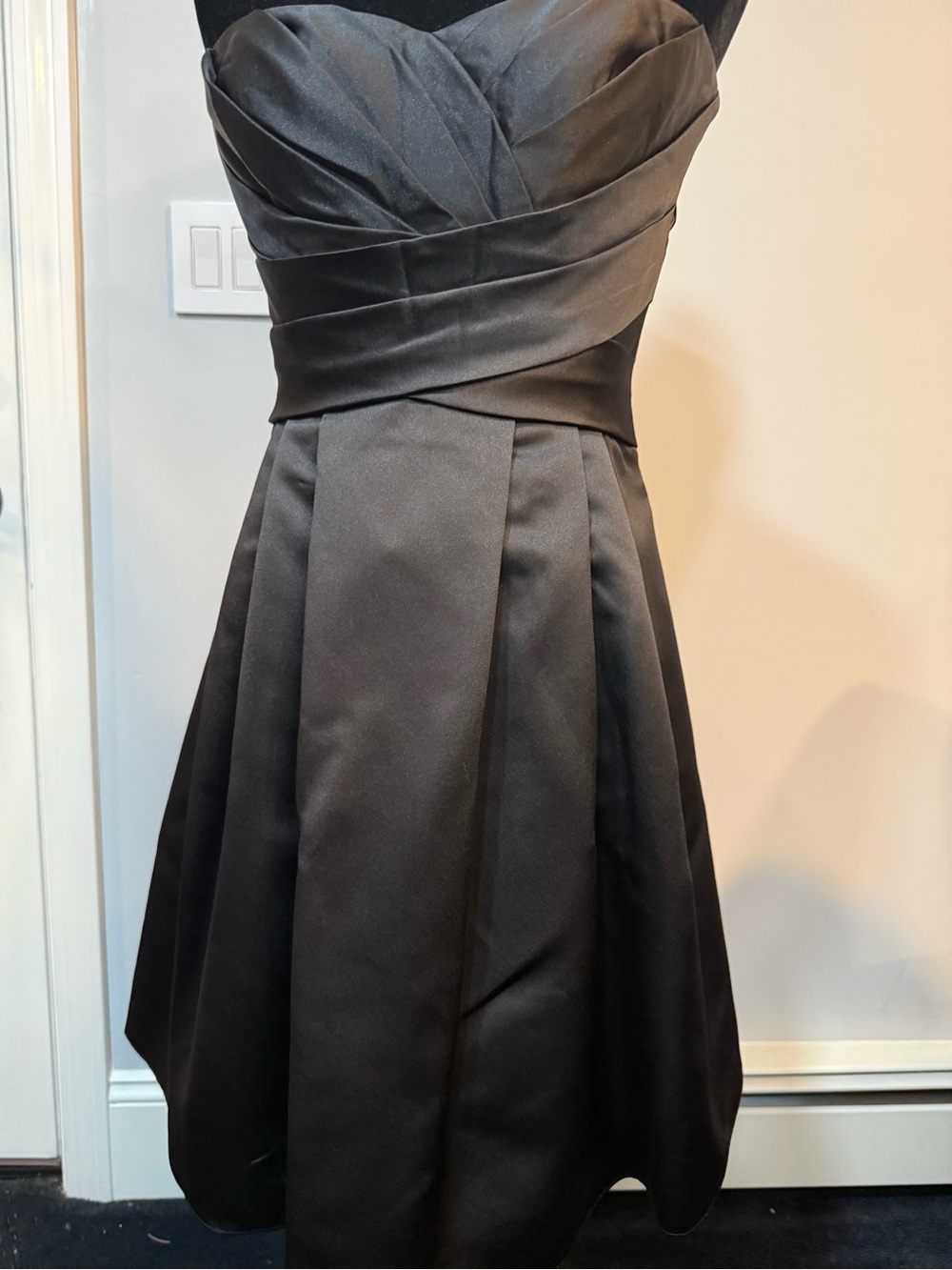 David's Bridal Black Strapless Pleated Fit-and-Flare Dress Size 8